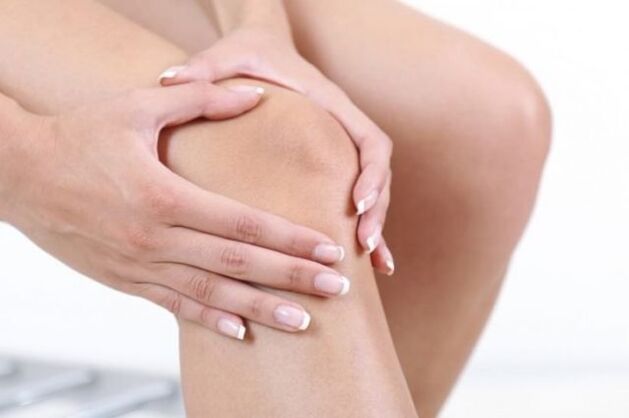 Acute pain occurs in arthrosis, which reduces the mobility of the knee joint. 