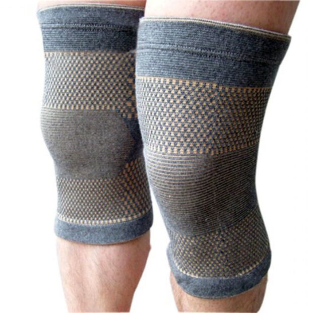 In the initial stage of arthrosis of the knee joint, it is recommended to wear a fixation bandage